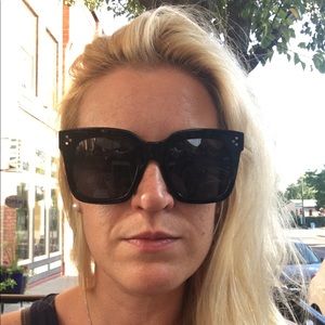 Meet your Posher, Deanna